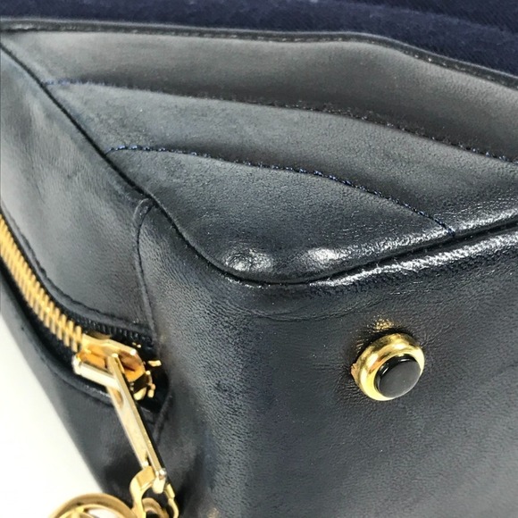 CHANEL Blue Leather Shoulder Bag - Picture 6 of 16